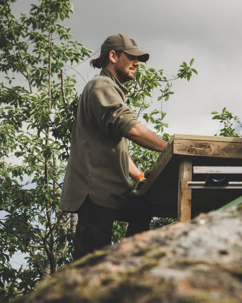 Bush Shirt Tussock, view: 3