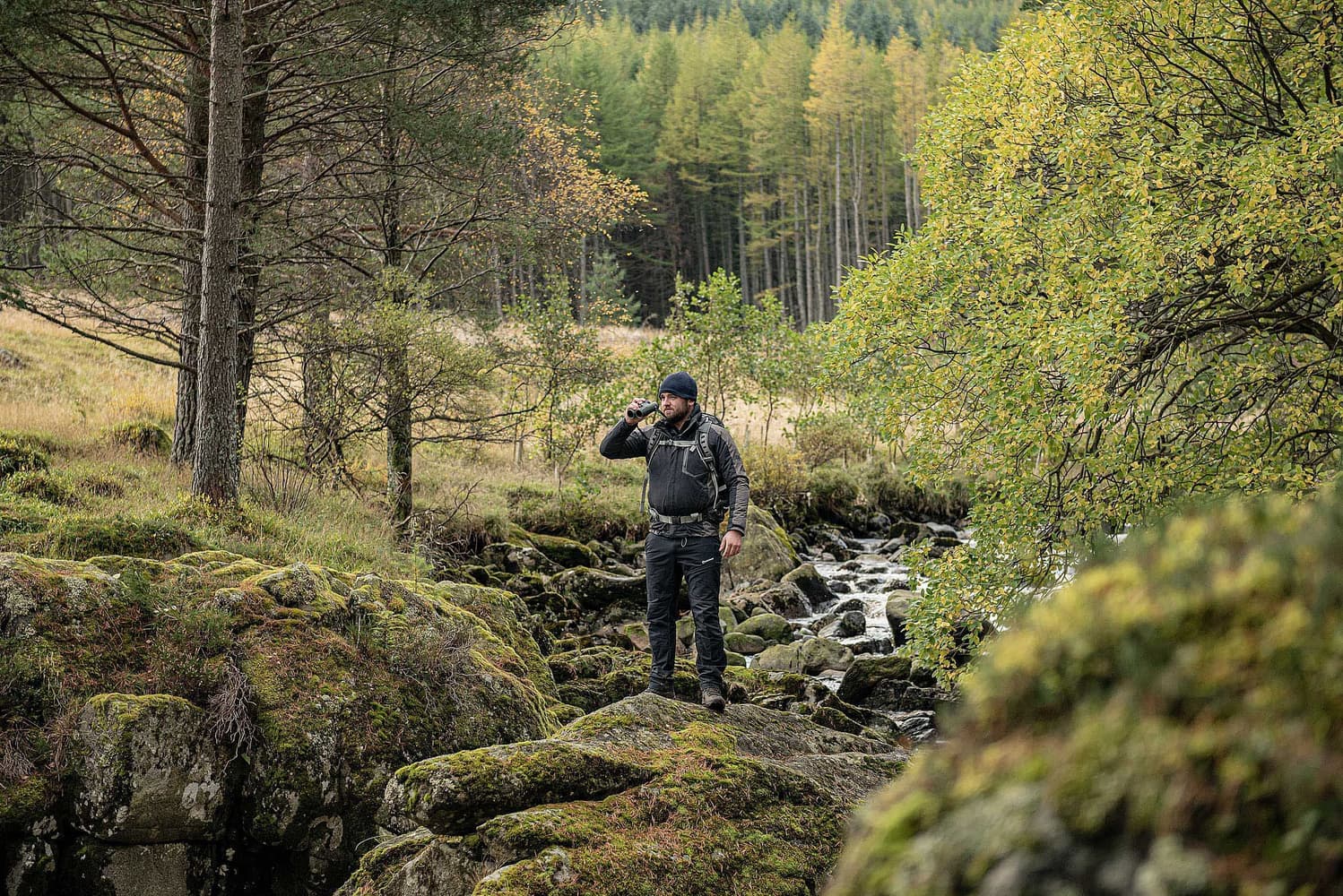 Frontier Bino LRF 8x42, view: 2