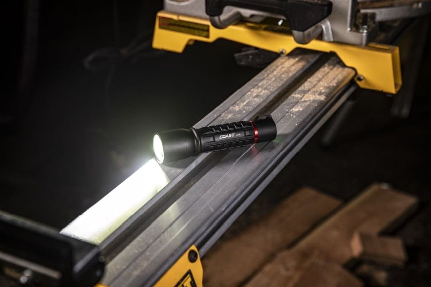 XP11R Rechargeable Flashlight 2100lm, view: 5