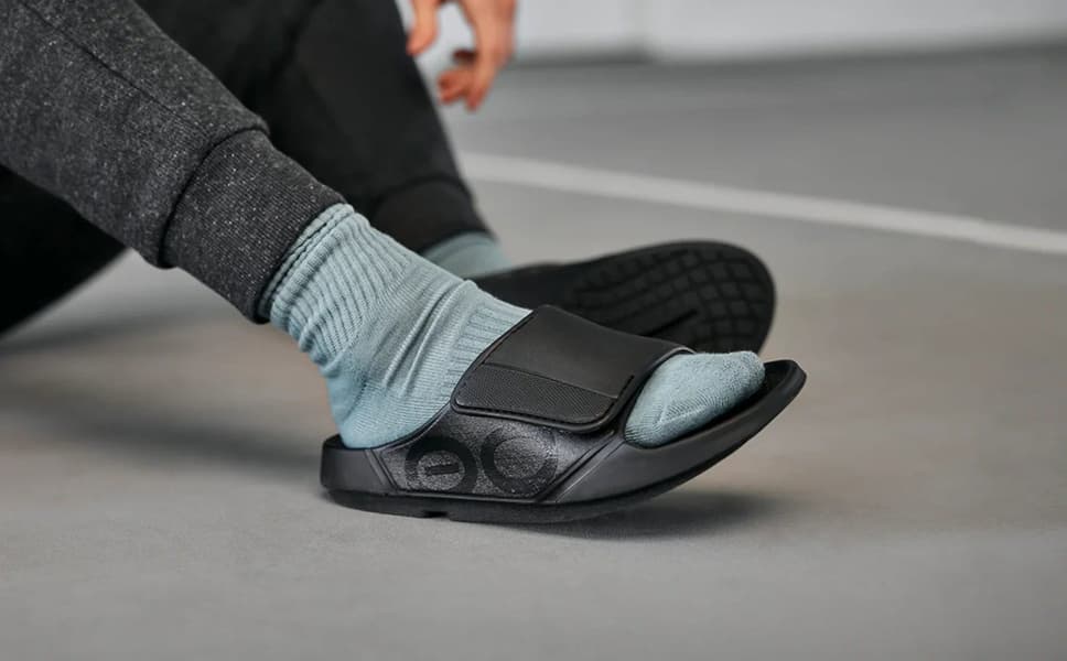 Restitutionssandal OOahh Sport Flex Matte Black, view: 7