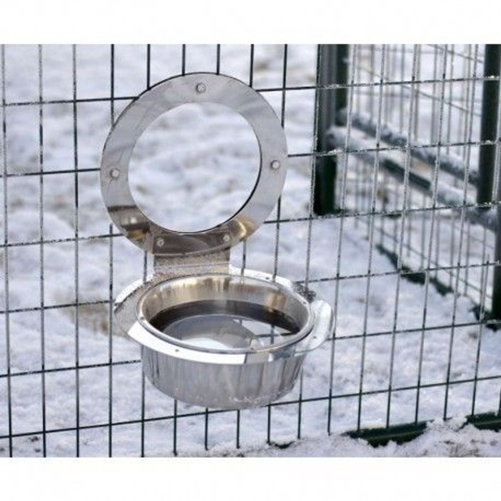 productImage: heatable dog drinking cup for outdoor use